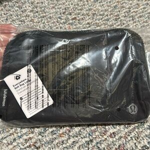 Lululemon 2L Everywhere bag NWT